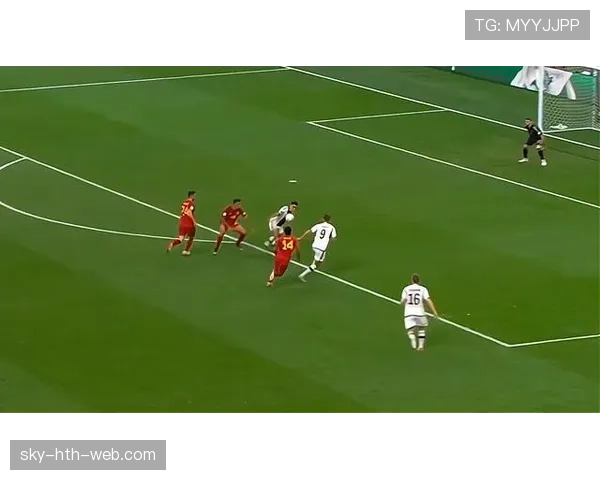 无效进球判罚逻辑：裁判与VAR判定越位、手球和出界的关键条件